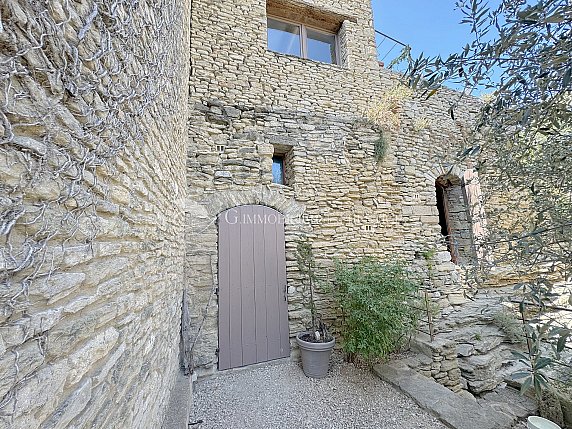 [G. Immobilier de Prestige] A Saumane de Vaucluse, une maison de village