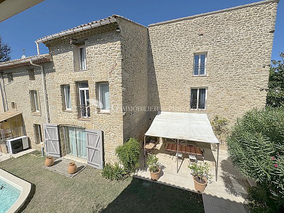 [G. Immobilier de Prestige] A Sainte-Cécile-les-Vignes, une magnifique demeure de village 