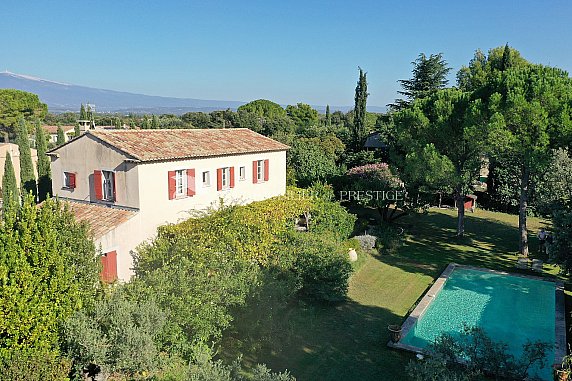 [G. Immobilier de Prestige] A Carpentras, une belle bastide avec piscine